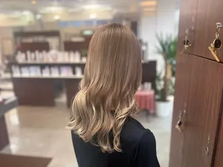 セミロング カラー ⛄️カラーモデル /艶カラー/あい⛄️のヘアスタイル