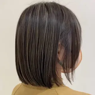 ショート カラー 細めハイライト🩶 ボブ/レイヤーカットのヘアスタイル