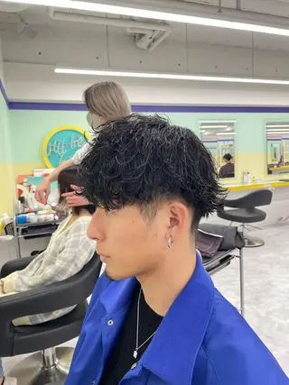 ショート パーマ ヘアアレンジ メンズ 艶カラー の達人のヘアスタイル