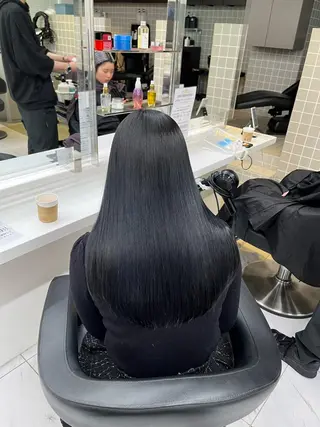 ロング 寒色＆ブリーチ特化 寒色MiOのヘアスタイル