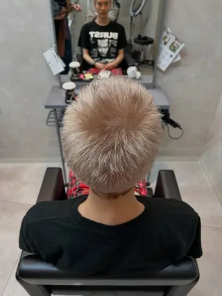 ショート カラー 原 大樹のヘアスタイル