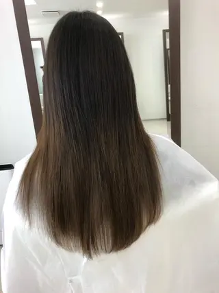 ロング 小林 伊織のヘアスタイル