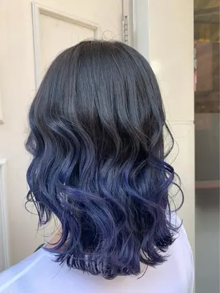 ミディアム Blanco Color&Careのヘアスタイル