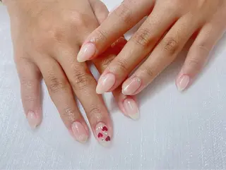 ネイル y‘s SALON所属・ト トのネイルデザイン