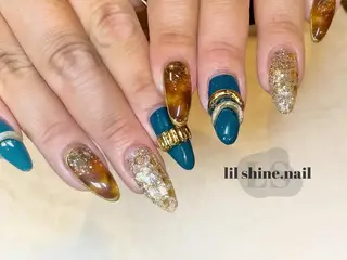 ネイル リル シャインのネイルデザイン