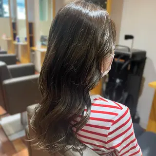 ロング カラー 谷野 春香のヘアスタイル
