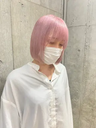 ショート カラー ⭐ハイトーンブリーチ ミルクティーピンクのヘアスタイル