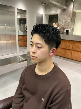 ショート soen所属・⚡メンズパーマフ ェードカットTomyのヘアスタイル