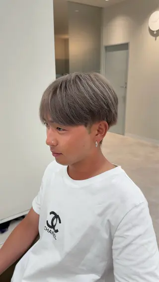 カラー メンズ 日吉 里緒のヘアスタイル