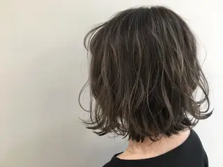 ミディアム due hair 京都駅前店 MILBON オージュア認定サロン【デューヘアー】所属・ハイトーンブリーチ 土坂 由志【京都】のヘアスタイル