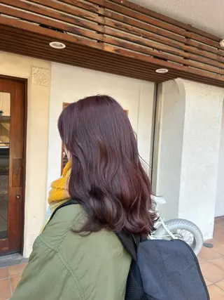 ロング カラー putri 川邉 優花のヘアスタイル