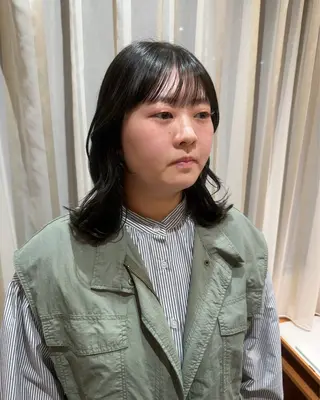 ミディアム haruna🐈🎀 / Lita 4Fのヘアスタイル