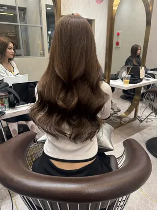 ロング Nanami / ベージュ/グレージュのヘアスタイル