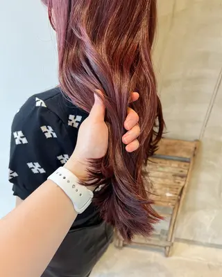 ロング カラー 鈴木 美紅のヘアスタイル