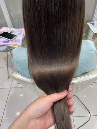 ロング カラー HIKARI🐈‍⬛ レイヤー×デザインのヘアスタイル