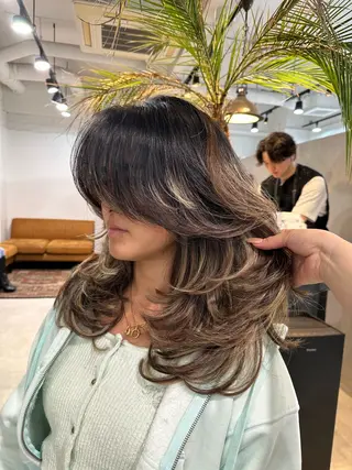 セミロング 足立 采弥のヘアスタイル
