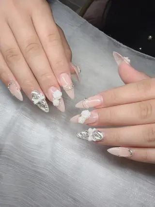 ネイル Lee Nailsのネイルデザイン