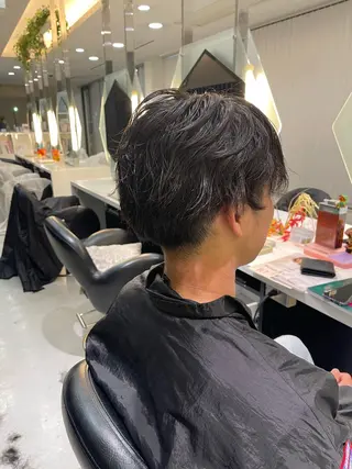 パーマ 超透明感カラー🦋韓 国羽エクステ🪽🫧のヘアスタイル