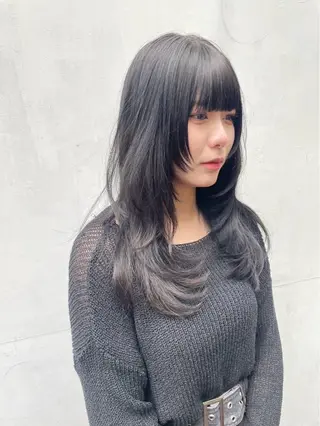 セミロング カラー ハイトーン/ウルフ/ レイヤー/Asukaのヘアスタイル