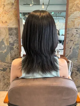 ミディアム 安田 純香のヘアスタイル