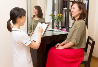 セミロング カラー パーマ ネイル マツエク・マツパ ニキビ跡専門サロン Ａｉｎａのエステ・リラクイメージ