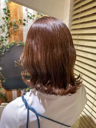 ミディアム カラー 岡本 葵のヘアスタイル