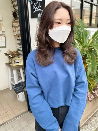 セミロング カラー 🩰オリーブ/ ベージュ松本咲花🩰のヘアスタイル