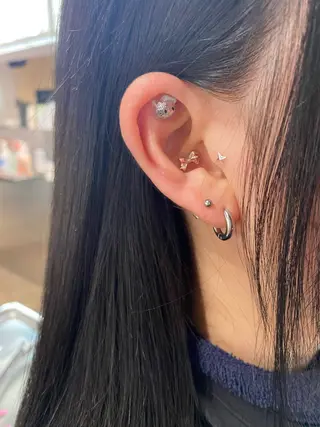 派手髪ハイトーン💛 ネイル💅まりなのヘアスタイル