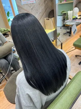 セミロング ストレート　髪質改善 あすまのヘアスタイル