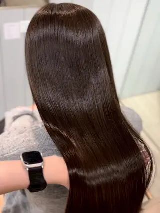 セミロング カラー 縮毛矯正／レイヤー／ 髪質改善／海月のヘアスタイル