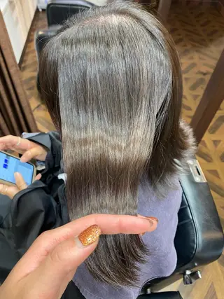 ミディアム イシカワ エリナのヘアスタイル