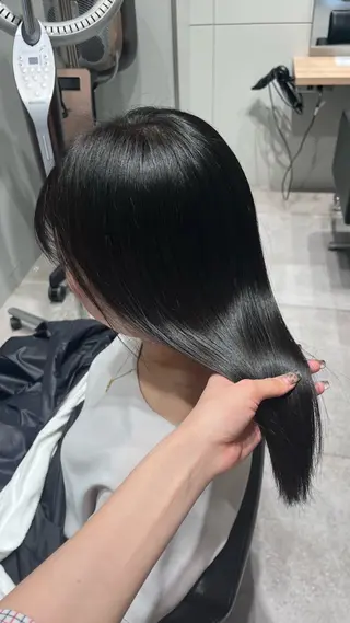 カラー MINX 髙田凜々子 ボブ/ハイトーンのヘアスタイル