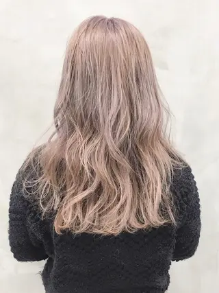 セミロング カラー ブームボックス所属・🐝ハイトーンカラー hachi🐝のヘアスタイル