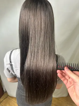 ロング カラー 松尾 乾伸のヘアスタイル