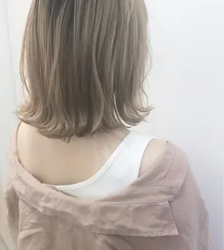 セミロング カラー misaki🎀 まろみ透け感カラーのヘアスタイル