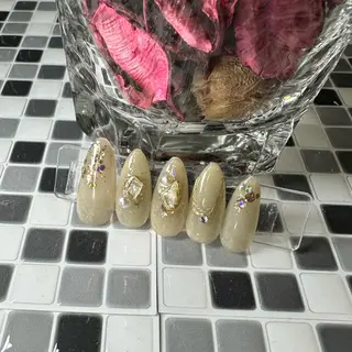 ネイル 新山 聖のネイルデザイン