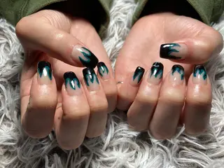 ミディアム ネイル ✴︎ Delightのネイルデザイン