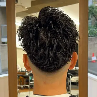 ショート パーマ メンズ メンズカット✂️ スキンフェード伊藤陸のヘアスタイル