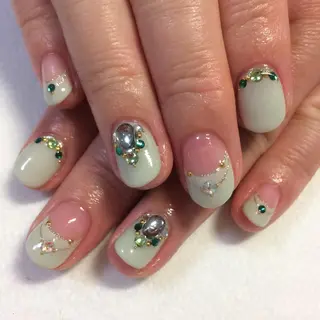 ネイル VIOLUS所属・VIOLUS 関目のネイルデザイン