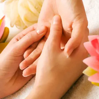 LONO  by a little所属・LONO byalittleのエステ・リラクイメージ