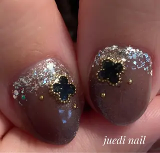ネイル juedi nail(木曜日のネイル)所属・juedi nail 〜木曜日のネイル〜のネイルデザイン