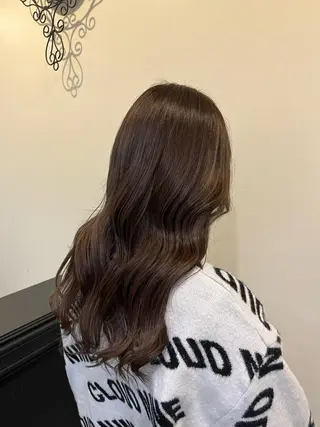 カラー KOKORO 中村 朱里のヘアスタイル