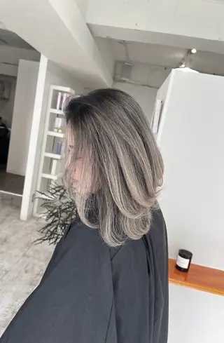 ミディアム カラー ROBIN所属・指名数No.1 /NAOYAのヘアスタイル