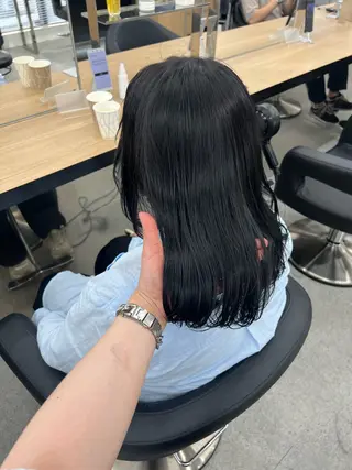 ロング カラー 暗髪🩶ラベンダー/ ブルー/ユウナ🤍のヘアスタイル