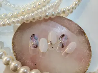 ネイル ビーケア自由が丘所属・えみ えみのネイルデザイン