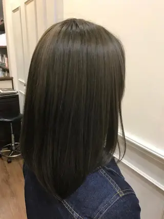 ミディアム カラー ひろせ かなのヘアスタイル