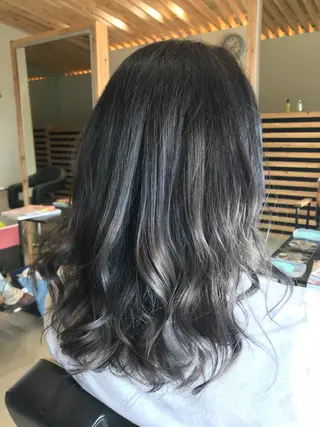 ロング カラー 関口 友行のヘアスタイル