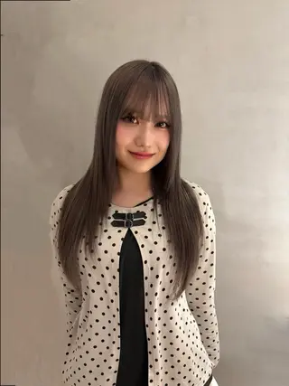 ロング 梅田/ハイトーン/ 透明感カラー/縮毛のヘアスタイル