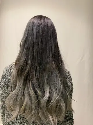 ロング 石坂 瀬音のヘアスタイル