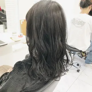 セミロング ハイトーン×レイヤー カットTAKUMIのヘアスタイル